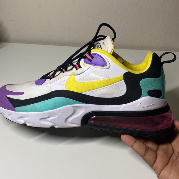 Air Max 270 React - Picture 2 of 4